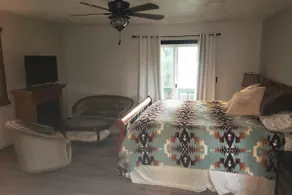 North - Rekrazy Lodge and Hot Springs - 2BR/1Ba - Image 3