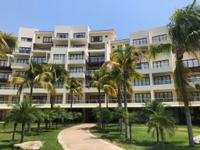 Condo exclusivo de 2rec en complejo B Nayar - Image 4