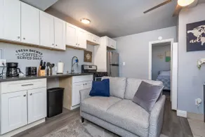 Free Parking | 2nd Floor | Fast Internet | Balcony - Image 4