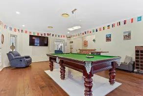 Award-Winning Blue Mountains Retreat w/ Pub & Spa - Image 3