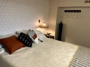 Comfy and private basement suite close to Downtown - Image 3