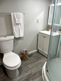 Comfy and private basement suite close to Downtown - Image 5