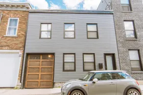 5★Urban Retreat | Parking*| Town House | Patio |AC - Image 2
