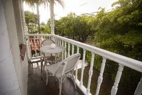 Upstairs 1bdrm w/Balcony - Image 4