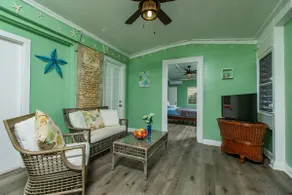 Victoria House 2 BR Oceanfront Suite ”Starfish” - Image 3