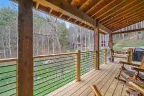 HuskyHideaway: Dogs, Mtn Views, Fireplace! - Image 3