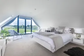 Luxury, contemporary vineyard property - 2 adults - Image 3