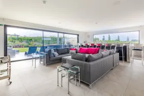 Luxury, contemporary vineyard property - 2 adults - Image 2