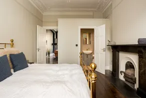Elegant Victorian Flat in Redland with EV Parking - Image 5