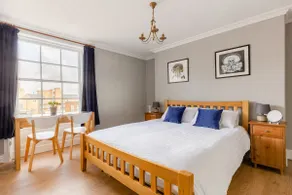 Hottub Free Parking 4 bath 15 bed 10 min L1 - Image 5