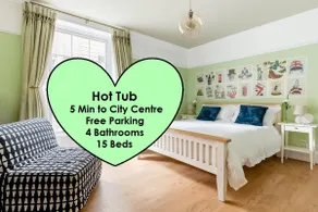 Hottub Free Parking 4 bath 15 bed 10 min L1 - Image 2