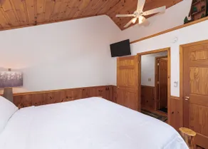 Cozy Cabin On The Lake - Image 4