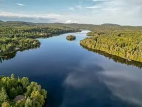 ⭐️ Chalet Natura ⭐️ LAKEFRONT 2 BEDS SPA, LOFT & WIFI - Image 2
