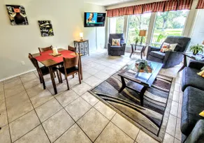 Off the Hook Chardonnay Getaway, Watewheel Condos On The River, pet friendly - Image 3