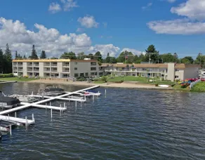 Cozy Lakefront Condo With Beach + Dock + 2 Kayaks - Image 4