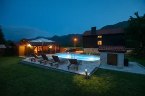 Nina Holiday Home with a heated pool - Image 2