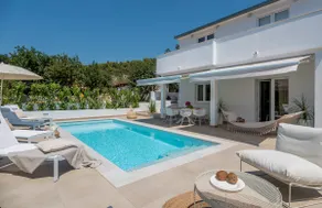 Marula holiday home - with heated pool - Image 4