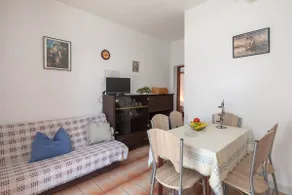 A1 - apt near beach with patio, parking and grill  - Image 4