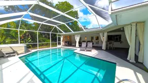 4BR Oasis • Privacy • Gym • Spa • Pool •Fireplace - Image 2