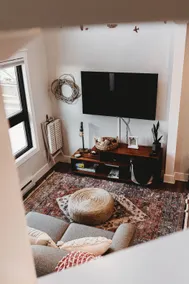 Industrial-Boho Loft close to Downtown - Image 5