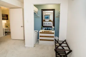 Hutchinson Haven of Rest - 2 King Beds & Fireplace - Image 3