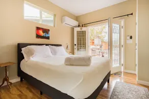 Private Queen Suite with Pool and Hot Tub - Image 3