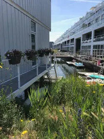 Large and cosy house on the water: free Parking - Image 2