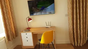 Quiet guest lodge close to city centre & Bath Uni - Image 5