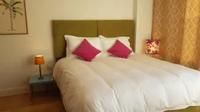 Quiet guest lodge close to city centre & Bath Uni - Image 2