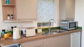 Quiet guest lodge close to city centre & Bath Uni - Image 4