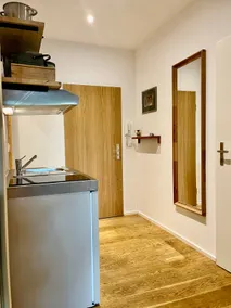 Bright Apartment in Historic Building - Image 3