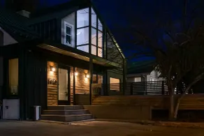 5-Star 5BR Home + Gym & 11AM Checkout! - Image 3