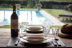 Upscale residence with private pool - Image 3