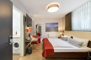 Cozy double room plus in top city location - Image 4