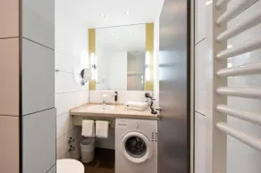 Cozy double room plus in top city location - Image 3