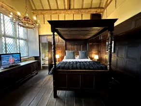 Peak District Manor: Pool + Hot Tub + Fire Pit - Image 2