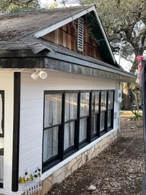 Bumble Bee Cottage on the Pedernales River - Image 3