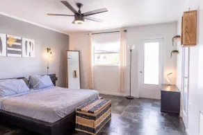 Queen 1bd+balcony 5 min from Ocean Dr Free Parking - Image 5