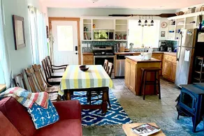 Private pet friendly beach house, steps to beach - Image 5