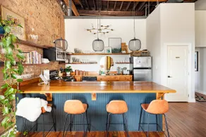Stylish Luxury Loft in ♥ of Southside *NEW* - Image 2