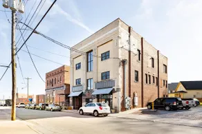 Stylish Luxury Loft in ♥ of Southside *NEW* - Image 5