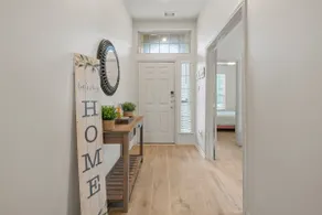 Elegant single story house, great location - Image 2