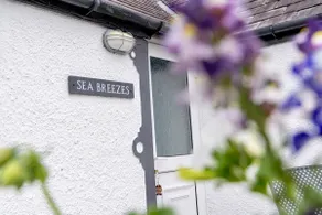 Sea Breezes - Image 3
