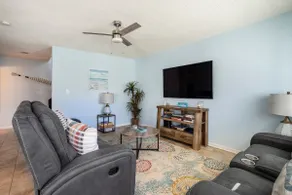 Beautiful condo on the beach with heated pool! - Image 4