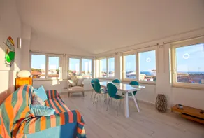 Penthouse with sea view and a large terrace, pet friendly - Image 2