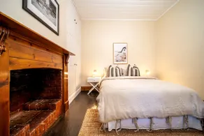 Secret Garden - Luxury Cottage - Giant 85inch TV - Image 2