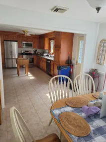 Beach House, Wedding Guests, close to Newport - Image 5