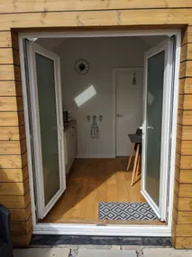 Tiny Pebbles Retreat - Image 2