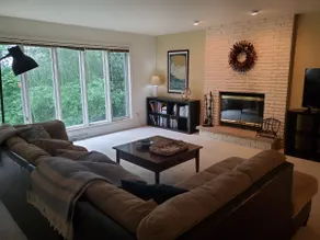 Large Madison Home, close to everything - Image 4