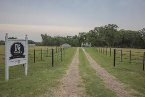 17 acres | Game Barn | Sleeps 16 - Image 2